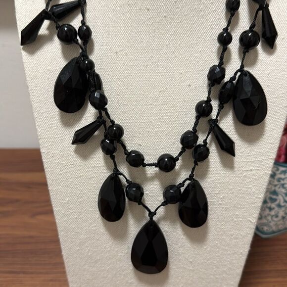 Joan Rivers Signed Vintage Black Lucite Hand Knotted Faceted Bead Necklace. - Picture 2 of 9